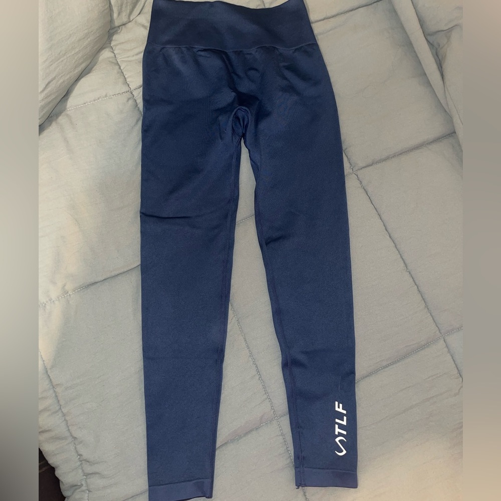 TLF small cosmic seamless scrunch leggings (NEVER WORN)